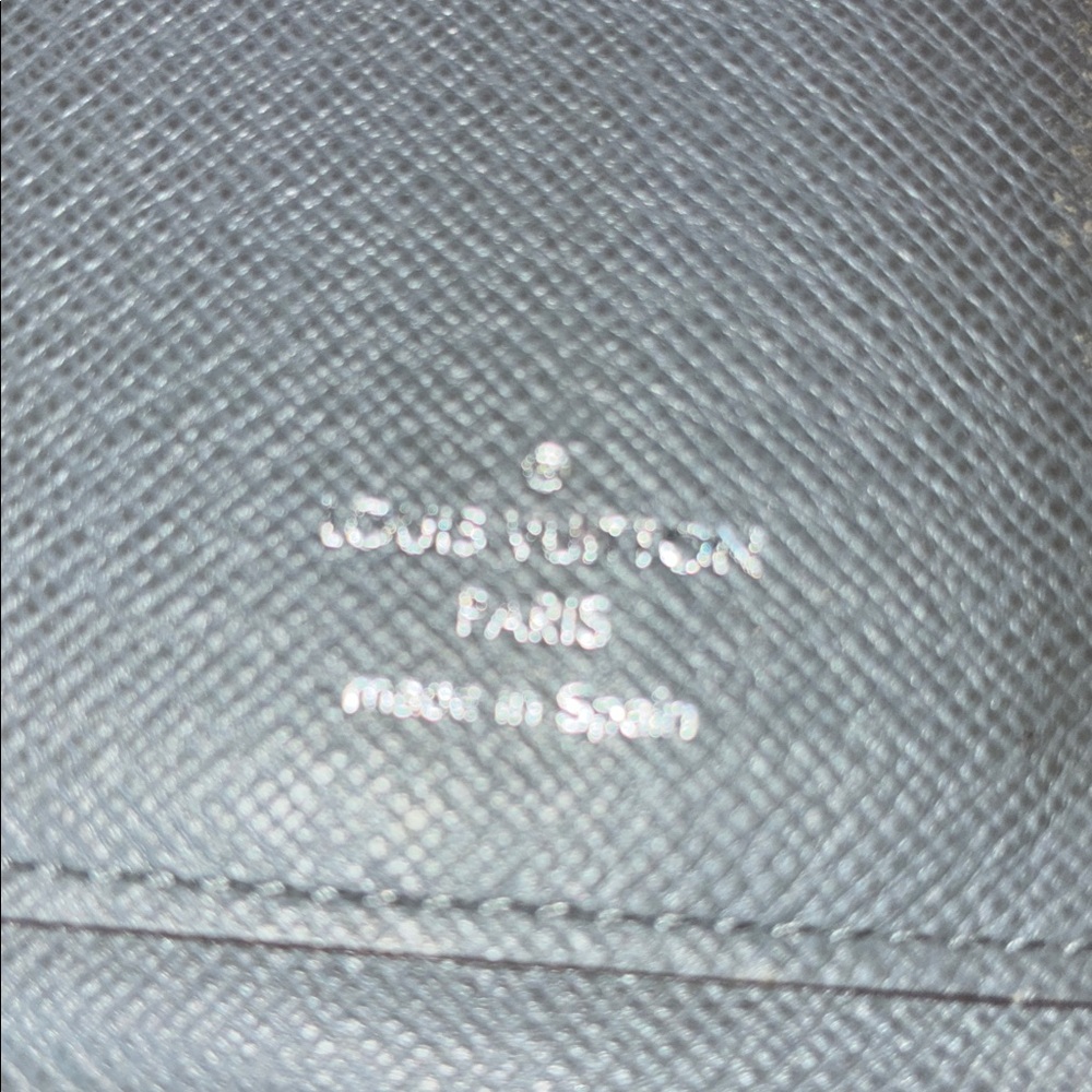 Louis Vuitton Silver Tiaga Wallet - Picture 14 of 17
